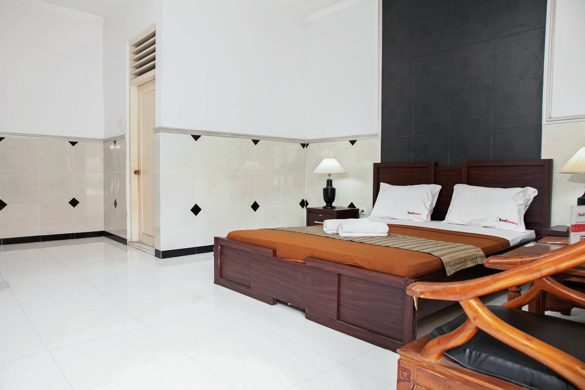 Reddoorz Near City Of Tomorrow Mall Surabaya Buitenkant foto