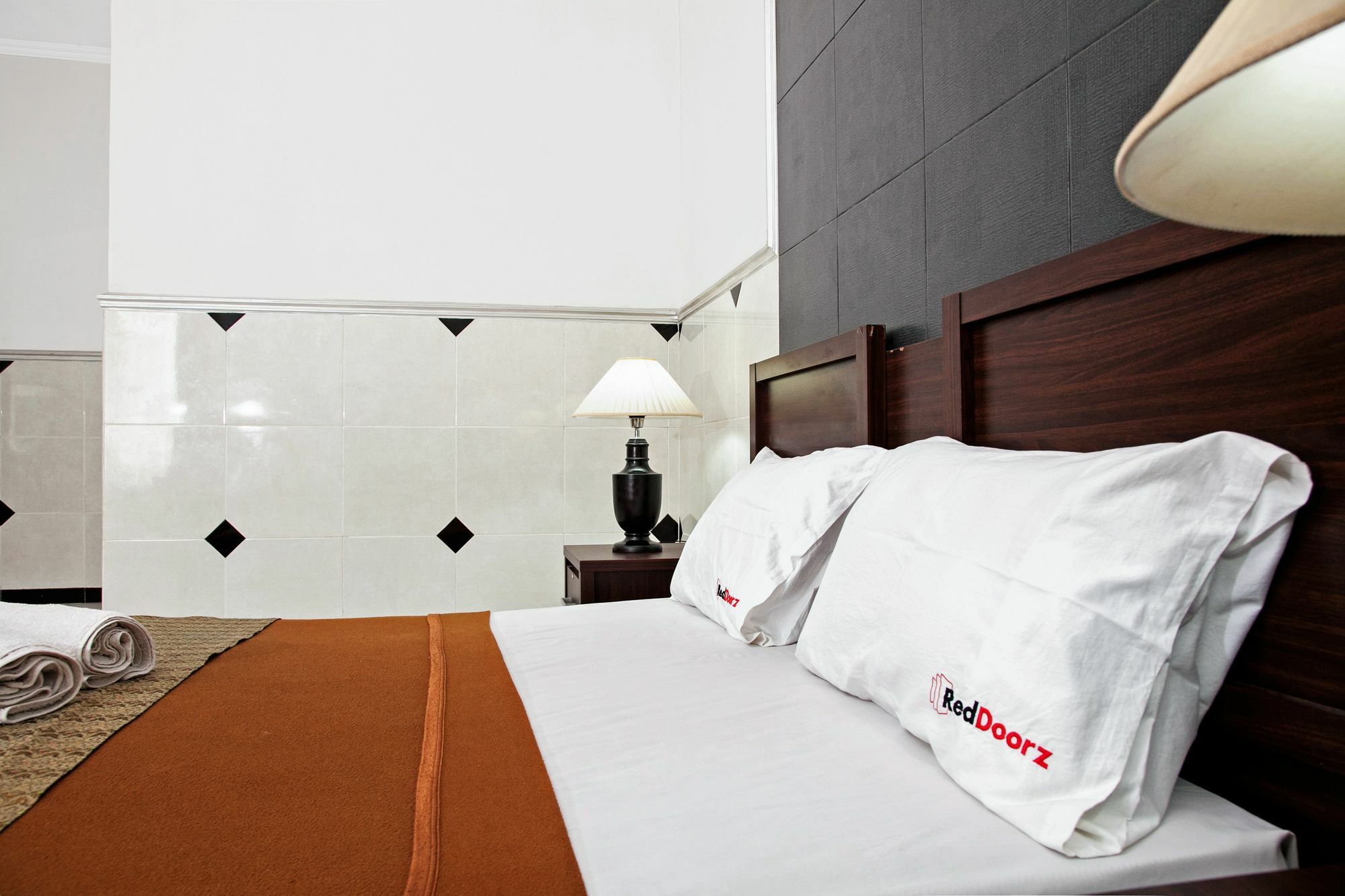 Reddoorz Near City Of Tomorrow Mall Surabaya Buitenkant foto